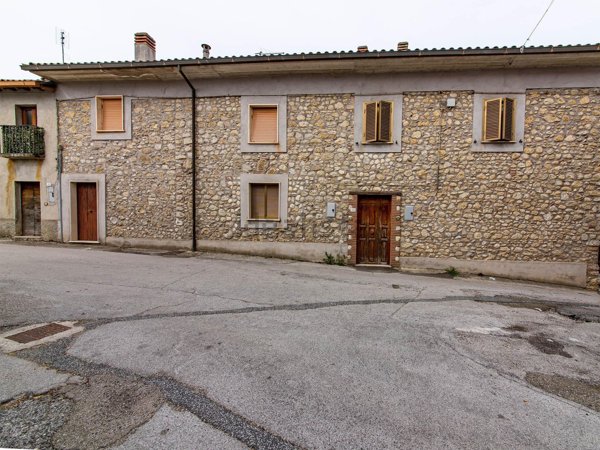 appartamento in vendita a Longone Sabino in zona Rocca Ranieri