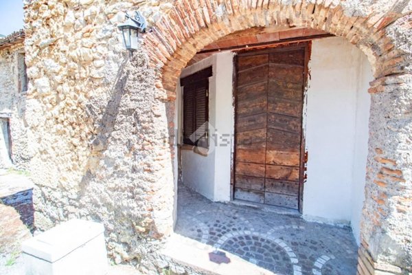 casale in vendita a Longone Sabino in zona Rocca Ranieri