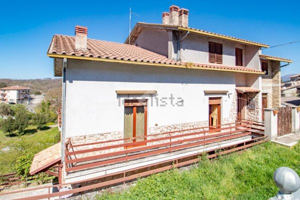 appartamento in vendita a Longone Sabino in zona Rocca Ranieri