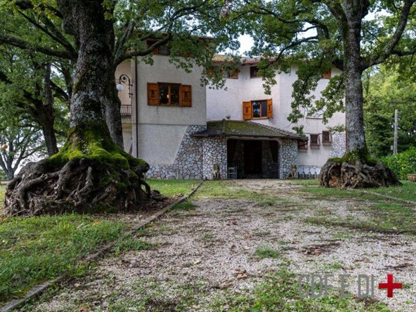 casa indipendente in vendita a Longone Sabino