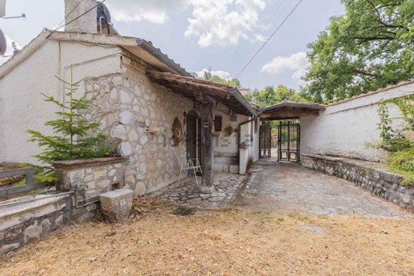 casa semindipendente in vendita a Longone Sabino in zona Longone Sabino