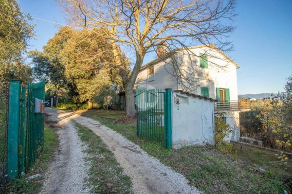 casa indipendente in vendita a Magliano Sabina