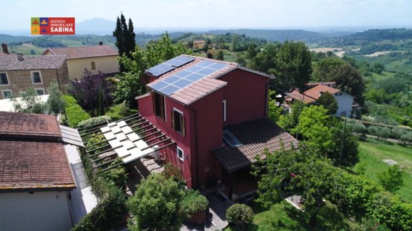 casa indipendente in vendita a Magliano Sabina