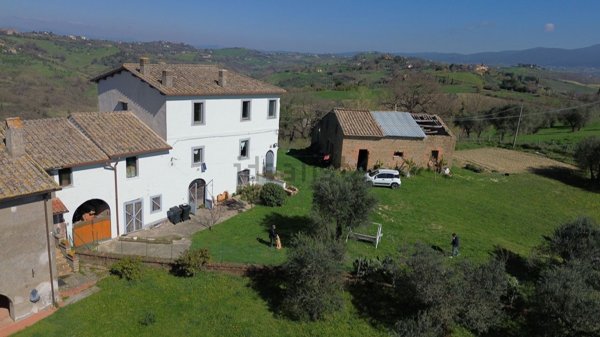 casa indipendente in vendita a Magliano Sabina