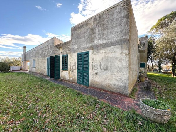casa indipendente in vendita a Magliano Sabina