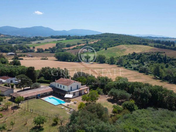 casa indipendente in vendita a Magliano Sabina