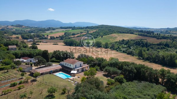 casa indipendente in vendita a Magliano Sabina