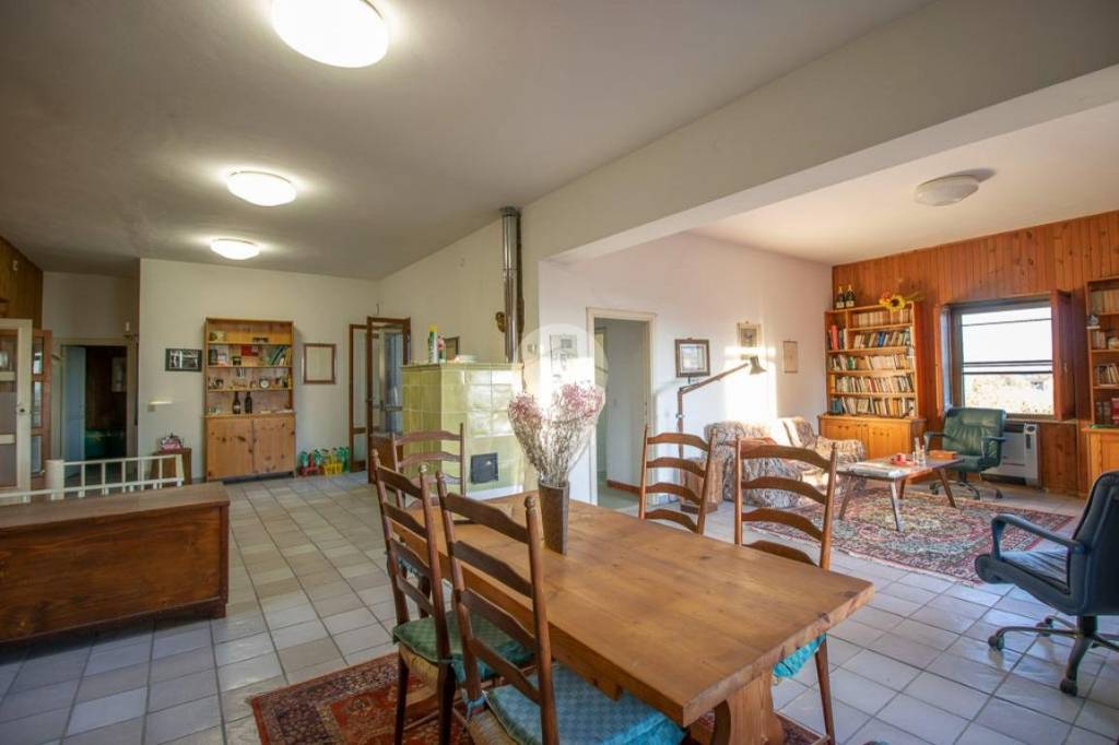 casa indipendente in vendita a Magliano Sabina