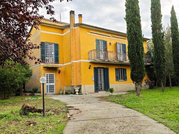 casa indipendente in vendita a Magliano Sabina