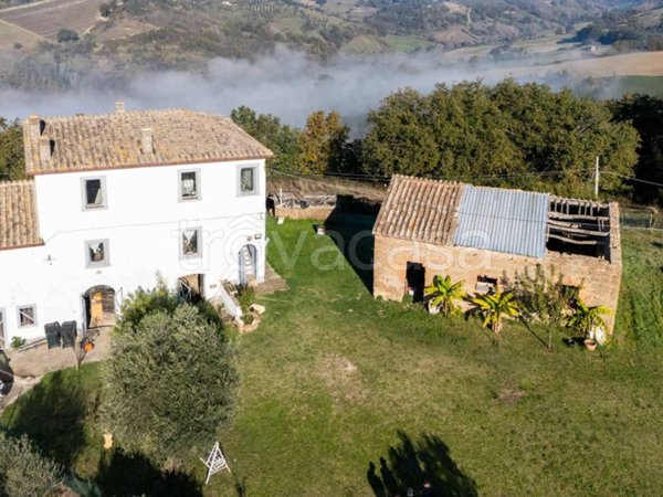 casa indipendente in vendita a Magliano Sabina