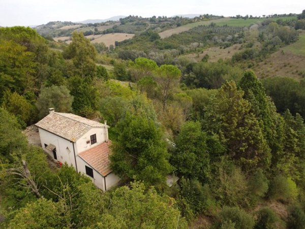 casa indipendente in vendita a Magliano Sabina