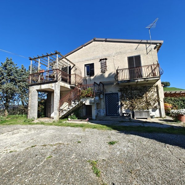 casa semindipendente in vendita a Magliano Sabina