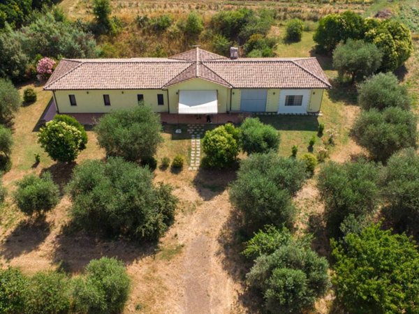 casa indipendente in vendita a Magliano Sabina in zona Foglia