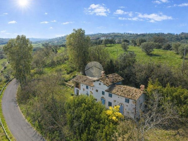 casa indipendente in vendita a Magliano Sabina