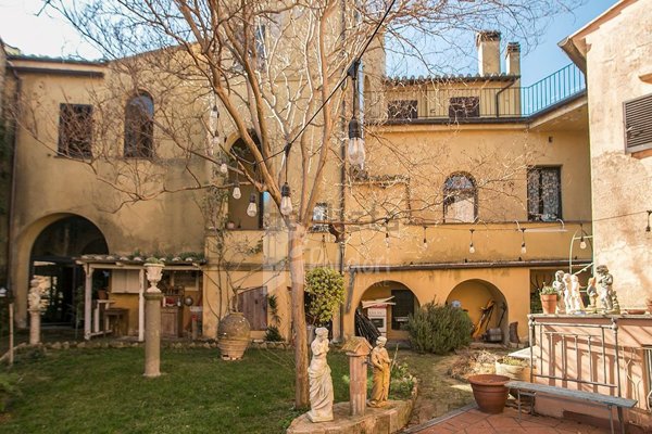 casa indipendente in vendita a Magliano Sabina