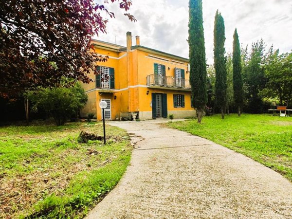 casa indipendente in vendita a Magliano Sabina
