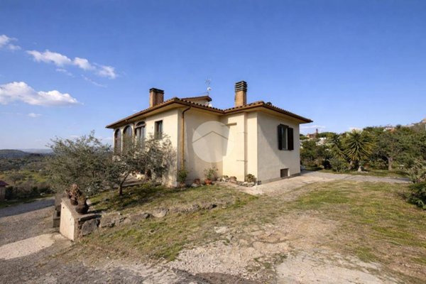 casa indipendente in vendita a Magliano Sabina