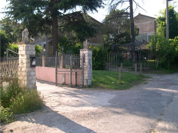 casa indipendente in vendita a Magliano Sabina