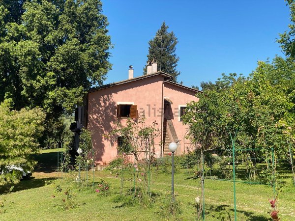 casa indipendente in vendita a Magliano Sabina