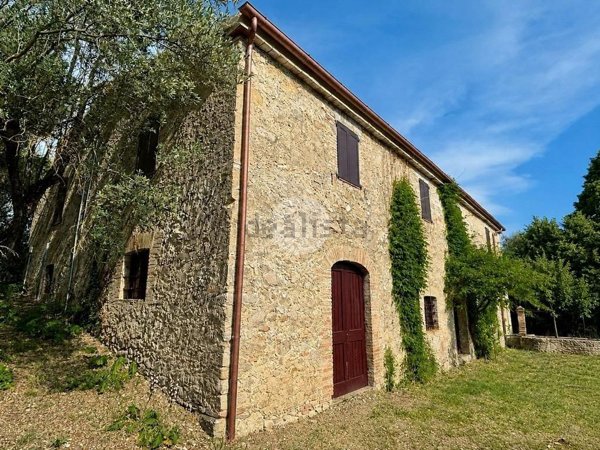 casa indipendente in vendita a Magliano Sabina