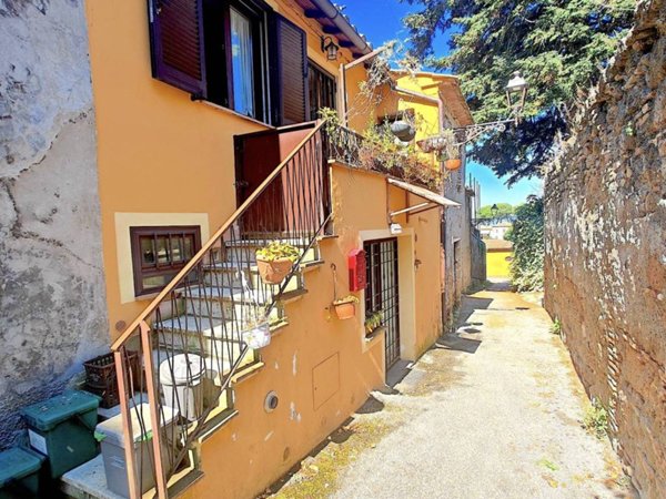 appartamento in vendita a Magliano Sabina in zona Foglia