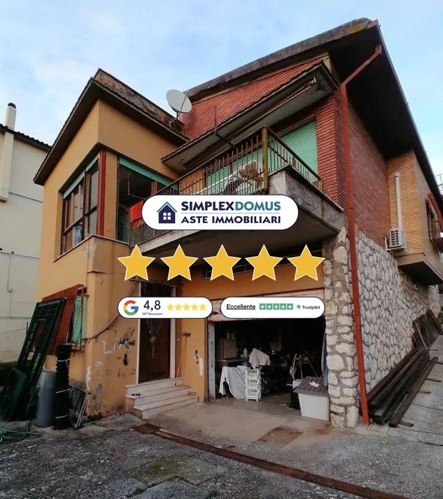 casa indipendente in vendita a Magliano Sabina
