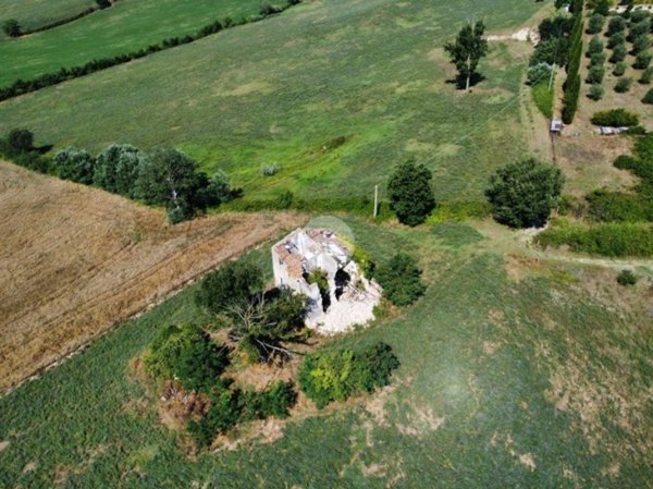 casa indipendente in vendita a Magliano Sabina