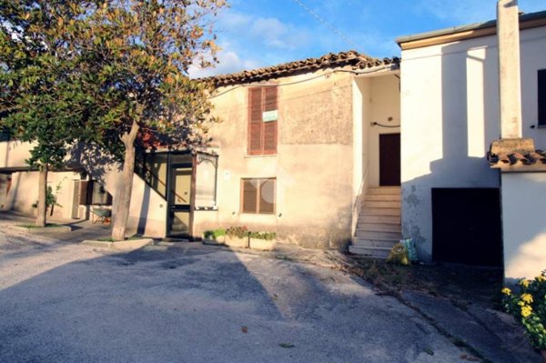 appartamento in vendita a Mompeo