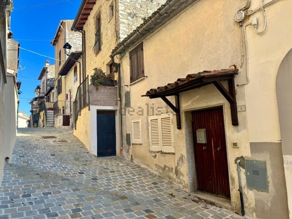appartamento in vendita a Mompeo
