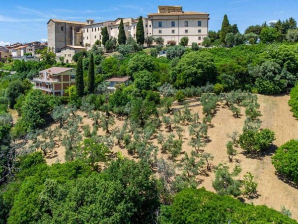 casa indipendente in vendita a Mompeo