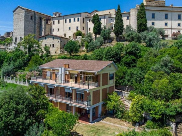 casa indipendente in vendita a Mompeo