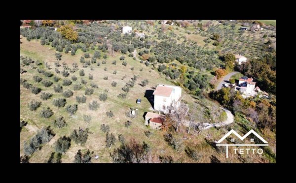 casa indipendente in vendita a Mompeo
