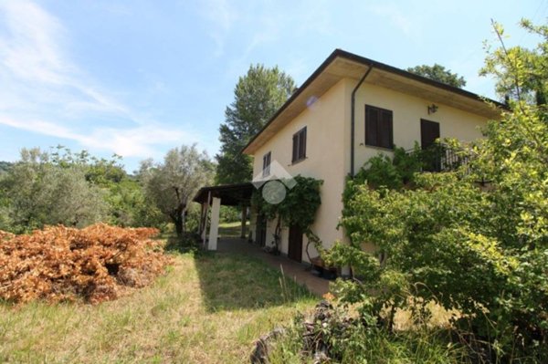casa indipendente in vendita a Mompeo
