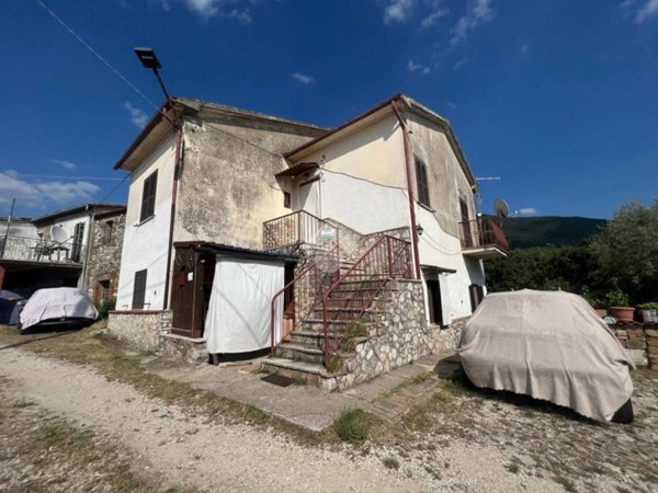 casa indipendente in vendita a Montasola