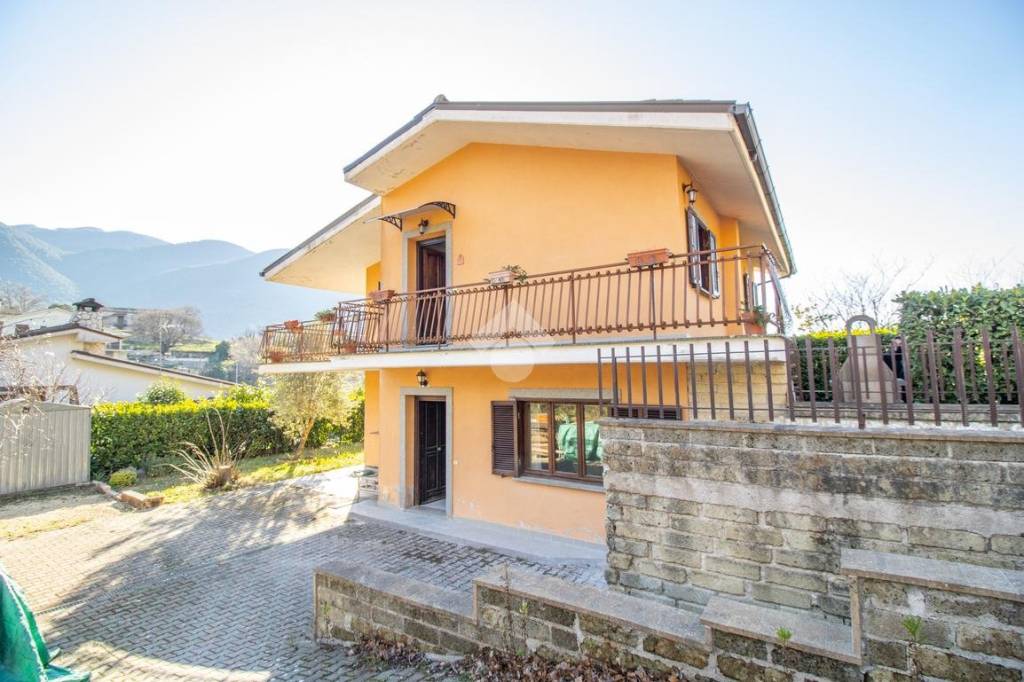 appartamento in vendita a Montasola