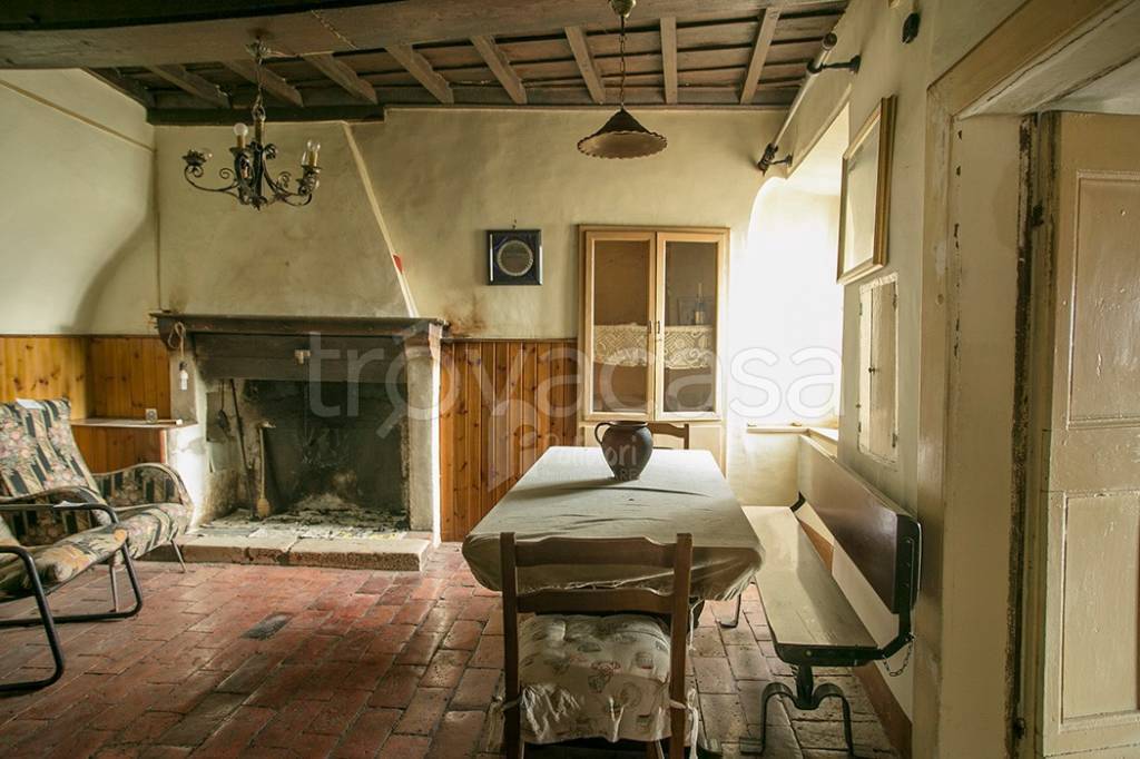 appartamento in vendita a Montasola