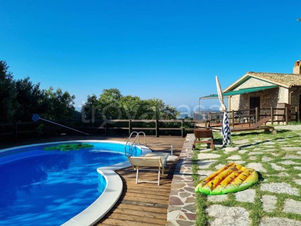 casa indipendente in vendita a Montasola