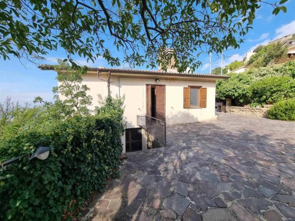 appartamento in vendita a Montasola