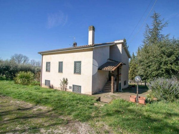 casa indipendente in vendita a Montebuono in zona Fianello