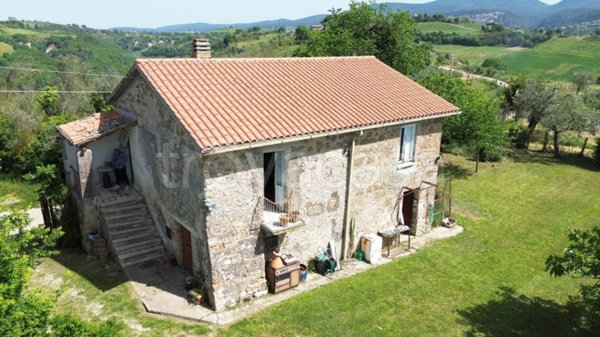 casa indipendente in vendita a Montebuono