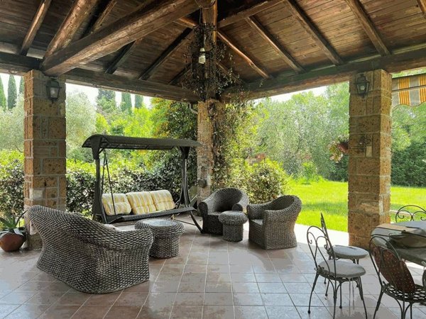 casa indipendente in vendita a Montebuono