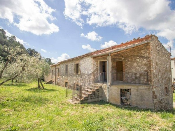 casa indipendente in vendita a Montebuono