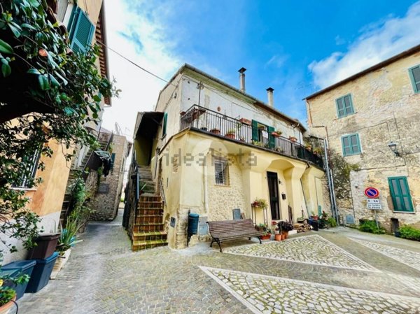 appartamento in vendita a Montebuono
