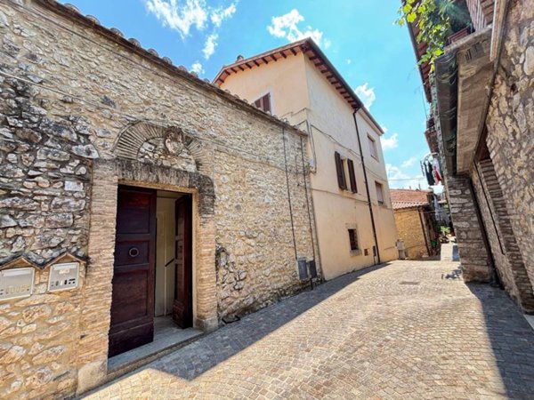appartamento in vendita a Montebuono