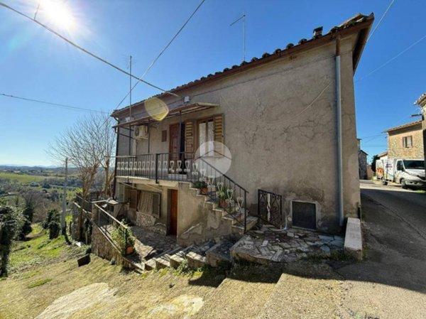 appartamento in vendita a Montebuono in zona Sant'Andrea