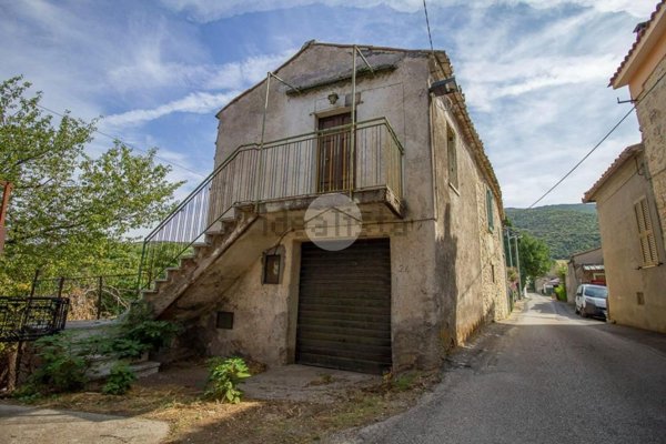 appartamento in vendita a Montebuono in zona Sant'Andrea