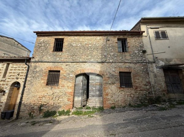 casa semindipendente in vendita a Montebuono in zona Fianello