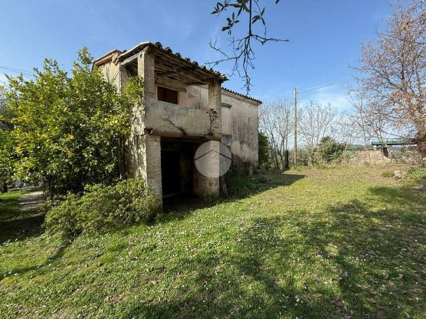 casa indipendente in vendita a Montebuono in zona Sant'Andrea