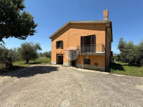 appartamento in vendita a Montebuono in zona Sant'Andrea