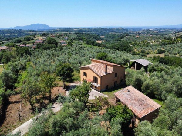 appartamento in vendita a Montebuono in zona Sant'Andrea